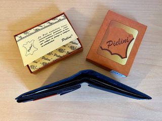 Cartera de piel azul marino PIELINI