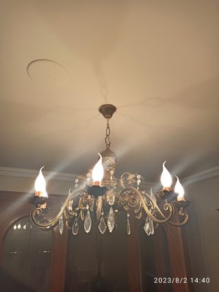 Dos aplques de bronce y cobre.i