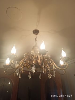 Dos aplques de bronce y cobre.i