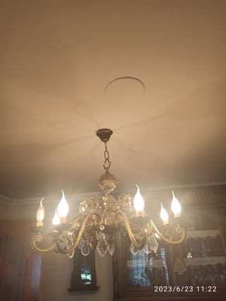 Dos aplques de bronce y cobre.i