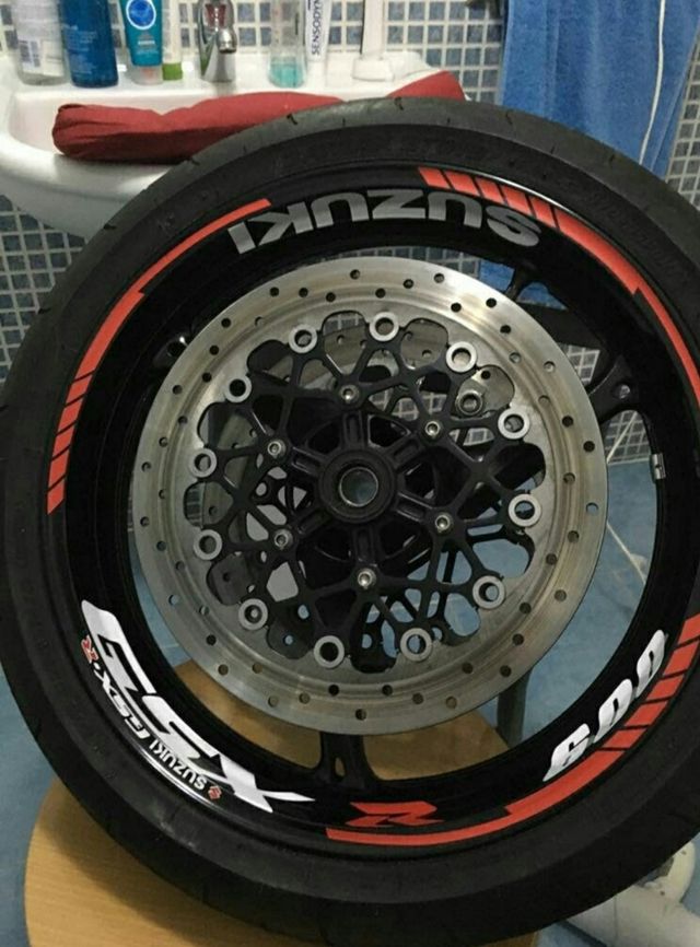 pegatina llantas moto
