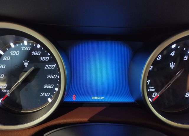 Maserati Ghibli 3.0 V6 BT 330cv RWD