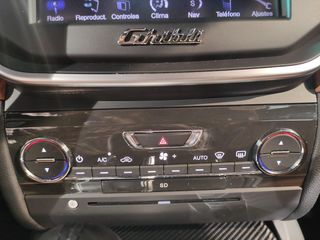 Maserati Ghibli 3.0 V6 BT 330cv RWD