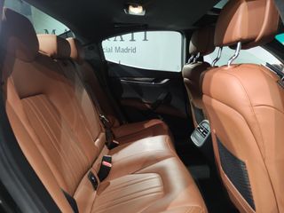 Maserati Ghibli 3.0 V6 BT 330cv RWD