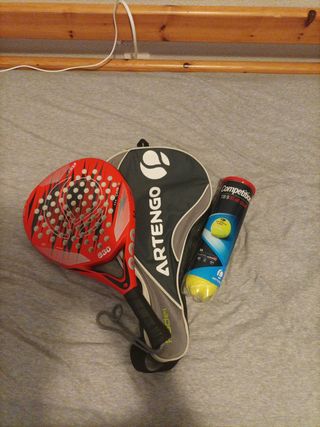 pack pala de pádel más pelotas Artengo