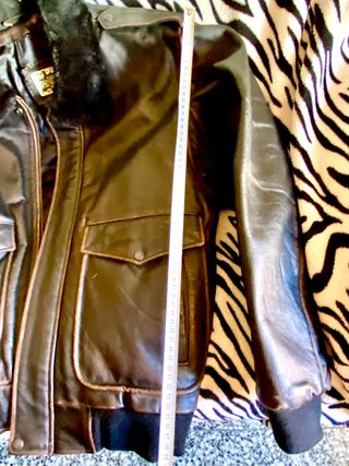 Chaqueta de cuero Aviator efecto envejecido.