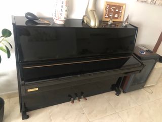 PIANO DE PARED en FERROL