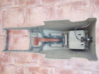 Consola central y apoya brazos Nissan Terrano II