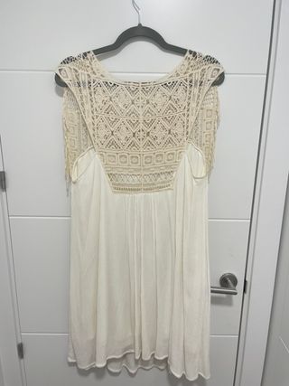 Vestido blanco roto Pull & Bear
