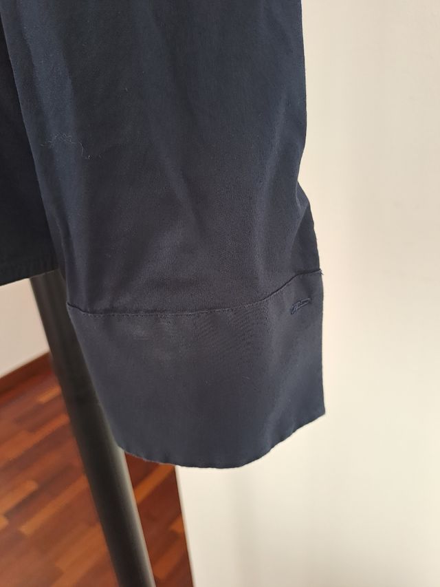 Camisa azul marina de Massimo Dutti