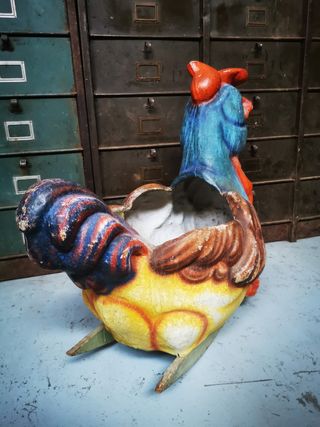 Juguete. Pollo. Balancín. Antiguo