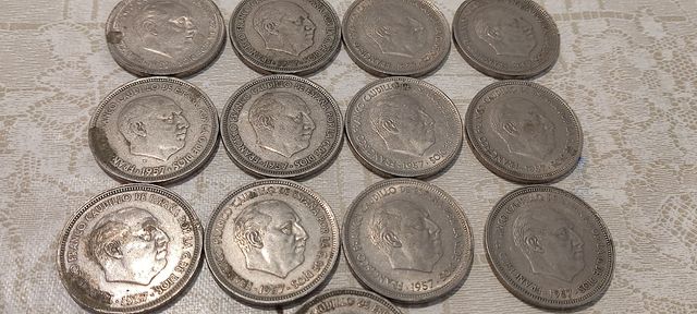 Colección de monedas (pesetas) y de otros países