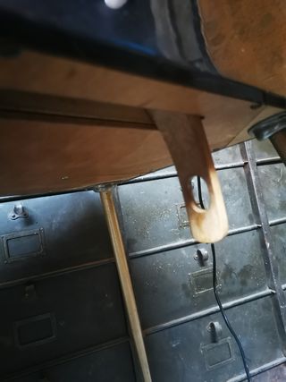 Órgano antiguo con patas. Electrorgran