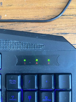 Teclado gaming Trust GXT 830 Avonn