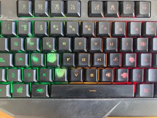 Teclado gaming Trust GXT 830 Avonn