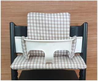 Cojin artesanal trona.