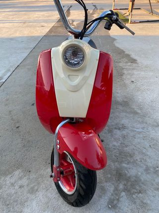 Se vende Vespa batería