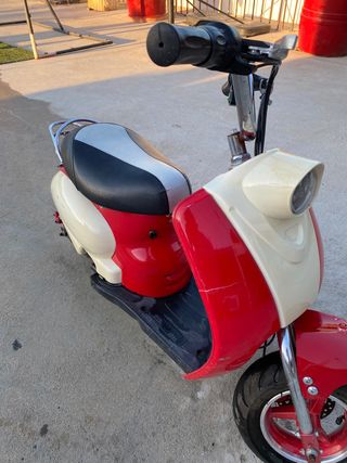 Se vende Vespa batería