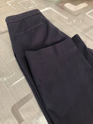 pantalon azul marino marca Massimo Dutti