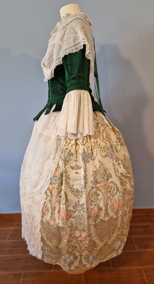 Traje de fallera