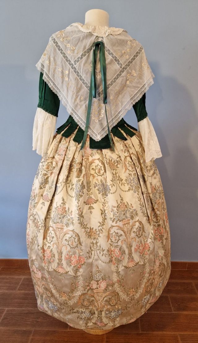 Traje de fallera