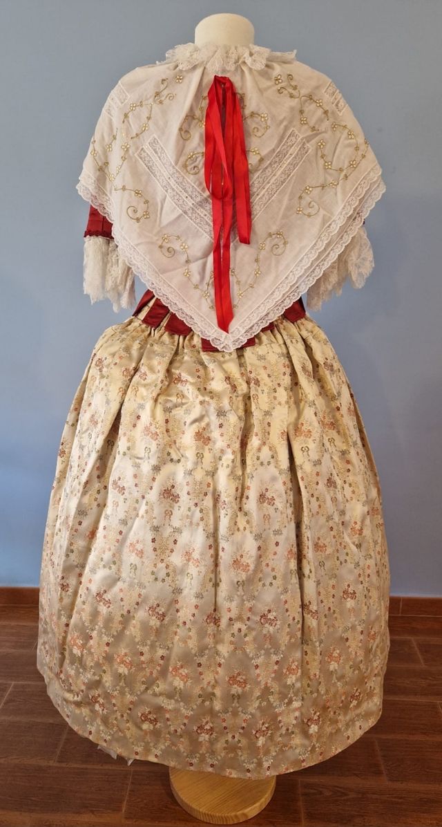 Traje de fallera