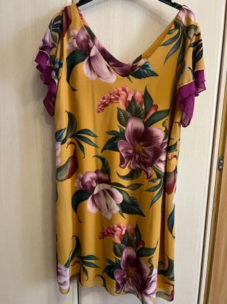 Precioso vestido con estampado floral talla 42