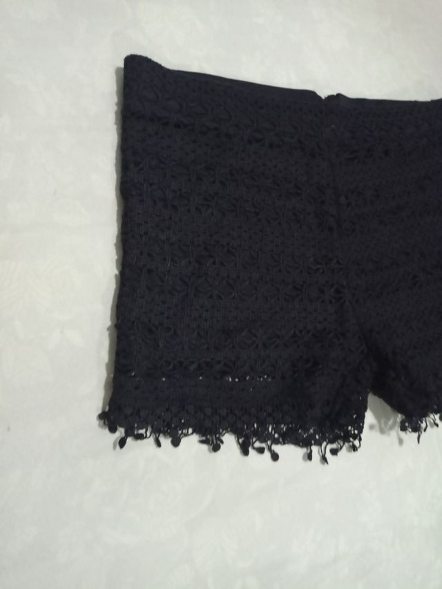 Short encaje negro 