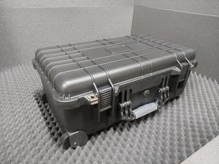 Maleta maletín con ruedas 56x35x23 (no Pelicase)