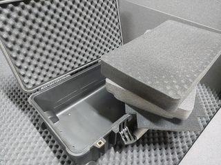 Maleta maletín con ruedas 56x35x23 (no Pelicase)