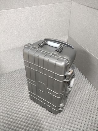 Maleta maletín con ruedas 56x35x23 (no Pelicase)