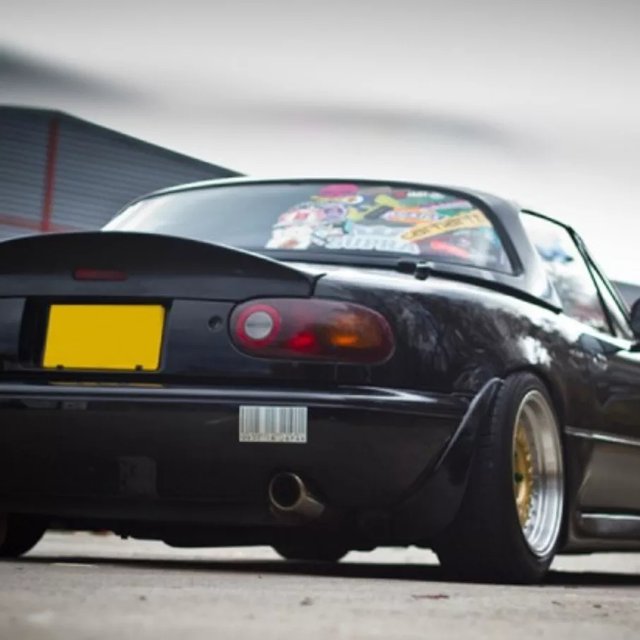 ALERON tipo ducktail de Mazda mx5 NB .