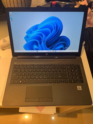 Ordenador portatil HP 250 G7 i3 8gb SSD256gb