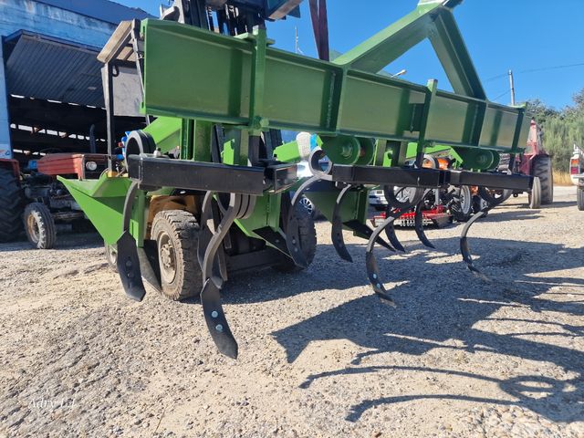 arado conformador,aporcador,alomador de  patatas