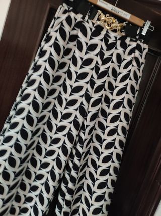 Pantalón ancho negro y crema. Nuevo