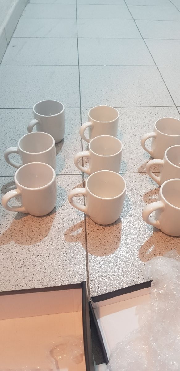 9 mugs por 5 €