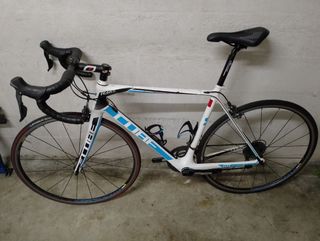Bicicleta de carretera Cube