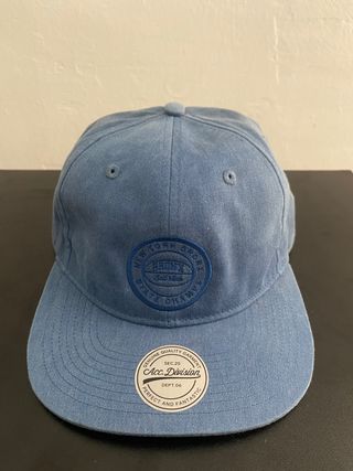 Gorra azul