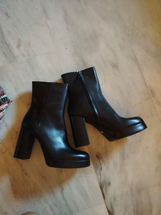 Botines plataforma cuero auténtico Zara