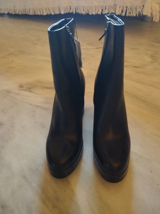 Botines plataforma cuero auténtico Zara