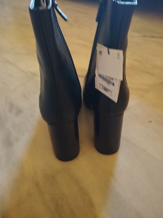 Botines plataforma cuero auténtico Zara