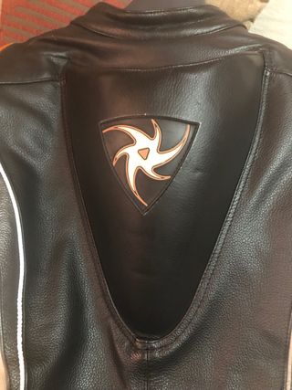 MONO CUERO 2 PIEZAS PARA MOTO