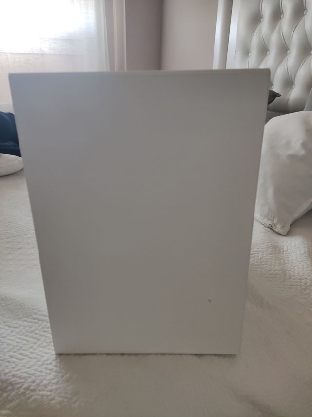 Estantería en forma de cubo