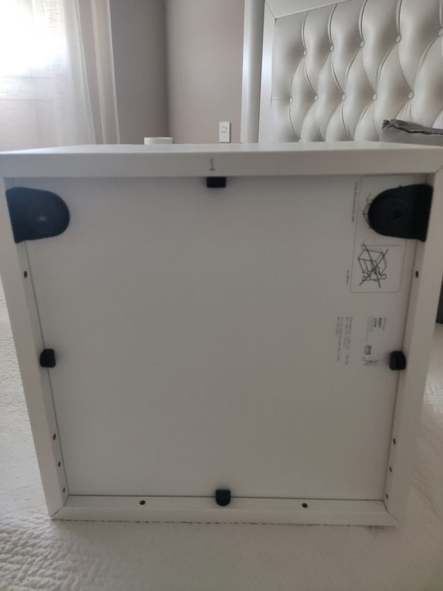 Estantería en forma de cubo