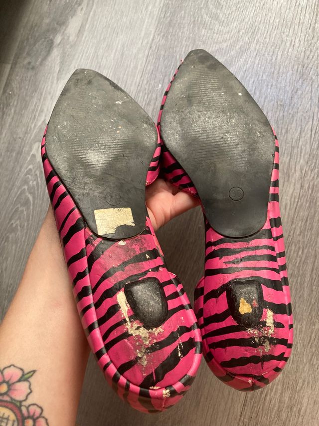 zapatos cebra rosa