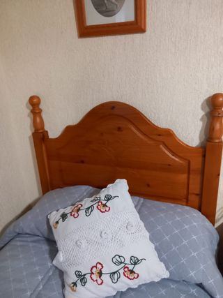 Se vende sofa , cama con mesita