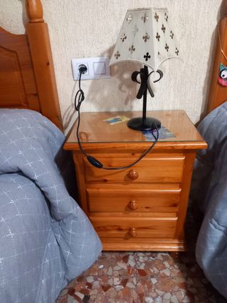 Se vende sofa , cama con mesita