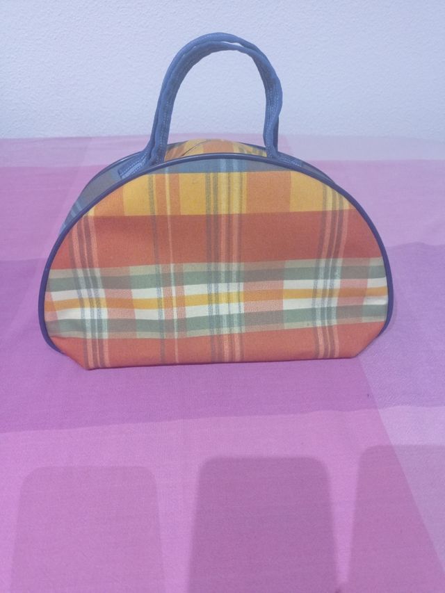 neceser, utilizados solo en dos ocasiones