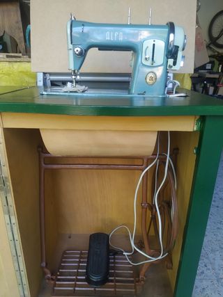 Maquina de coser Alfa