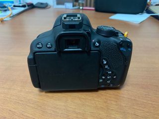 Canon EOS 700D